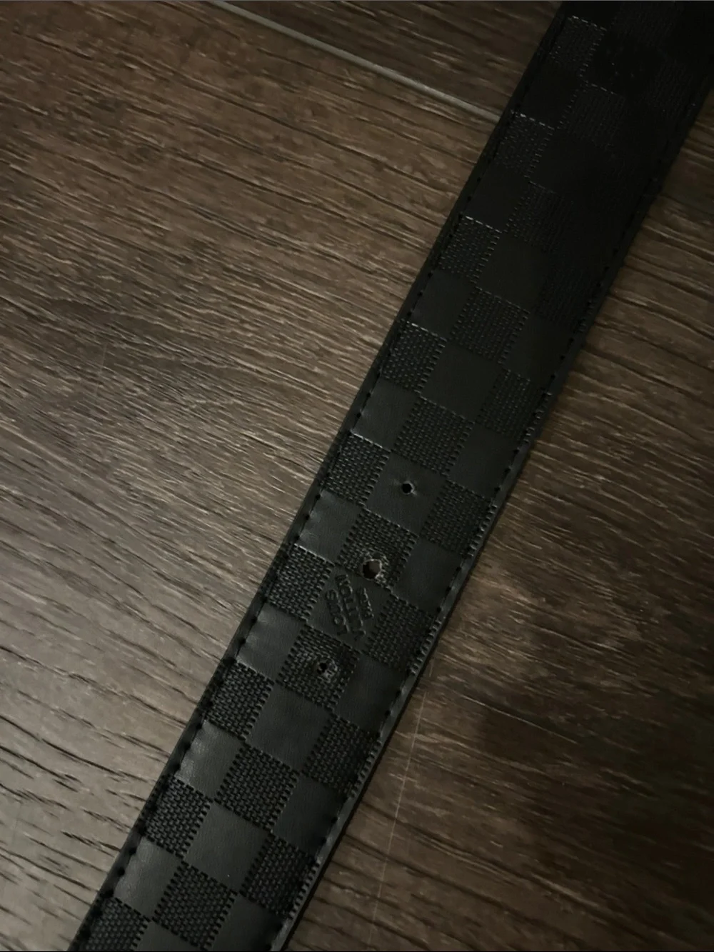 Black Designer-Style Men's Leather Belt with Matte LV Buckle